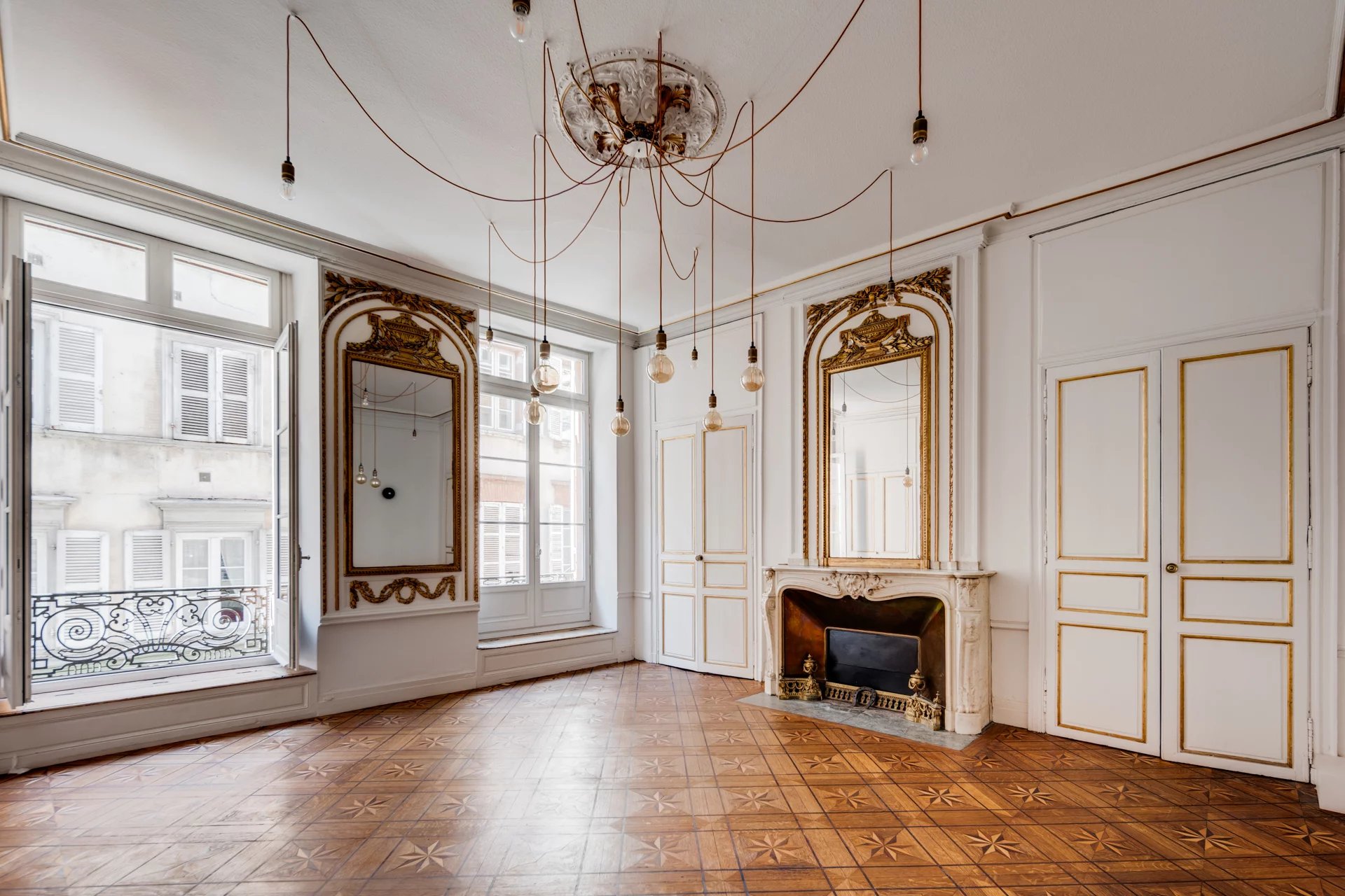 Toulouse-La Bourse-85624252-147885425.jpg
